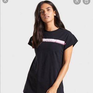 Gymshark Tops - NTW - GYMSHARK "dash longline tee" - size small Gymshark Tops - NTW - GYMSHARK "dash longline tee" - size small